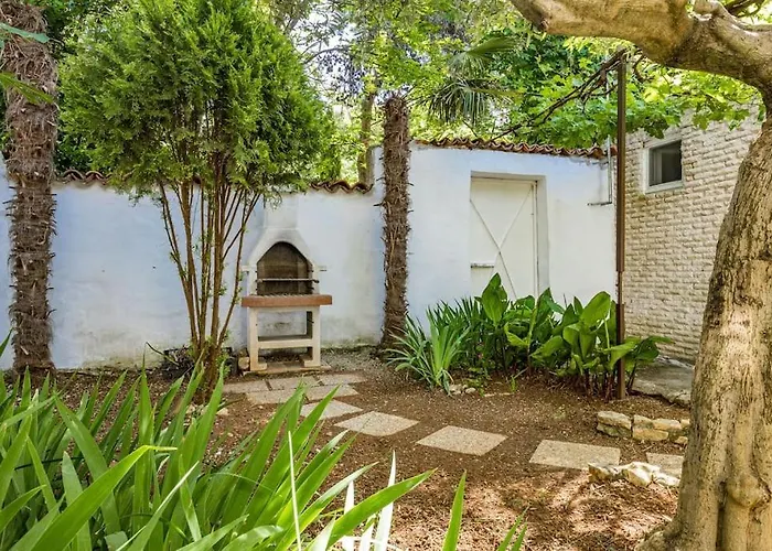 Valkane Private Garden Апартаменты