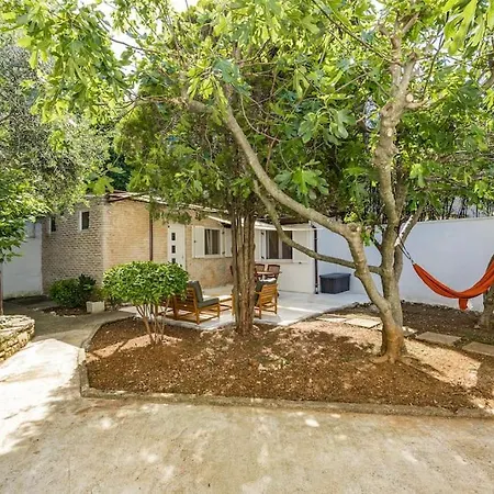 Valkane Private Garden Апартаменты Пула