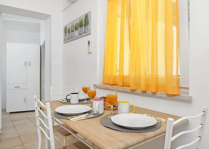 Valkane Private Garden Apartment *