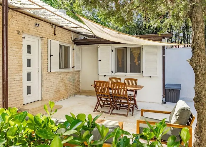 Daire Valkane Private Garden *